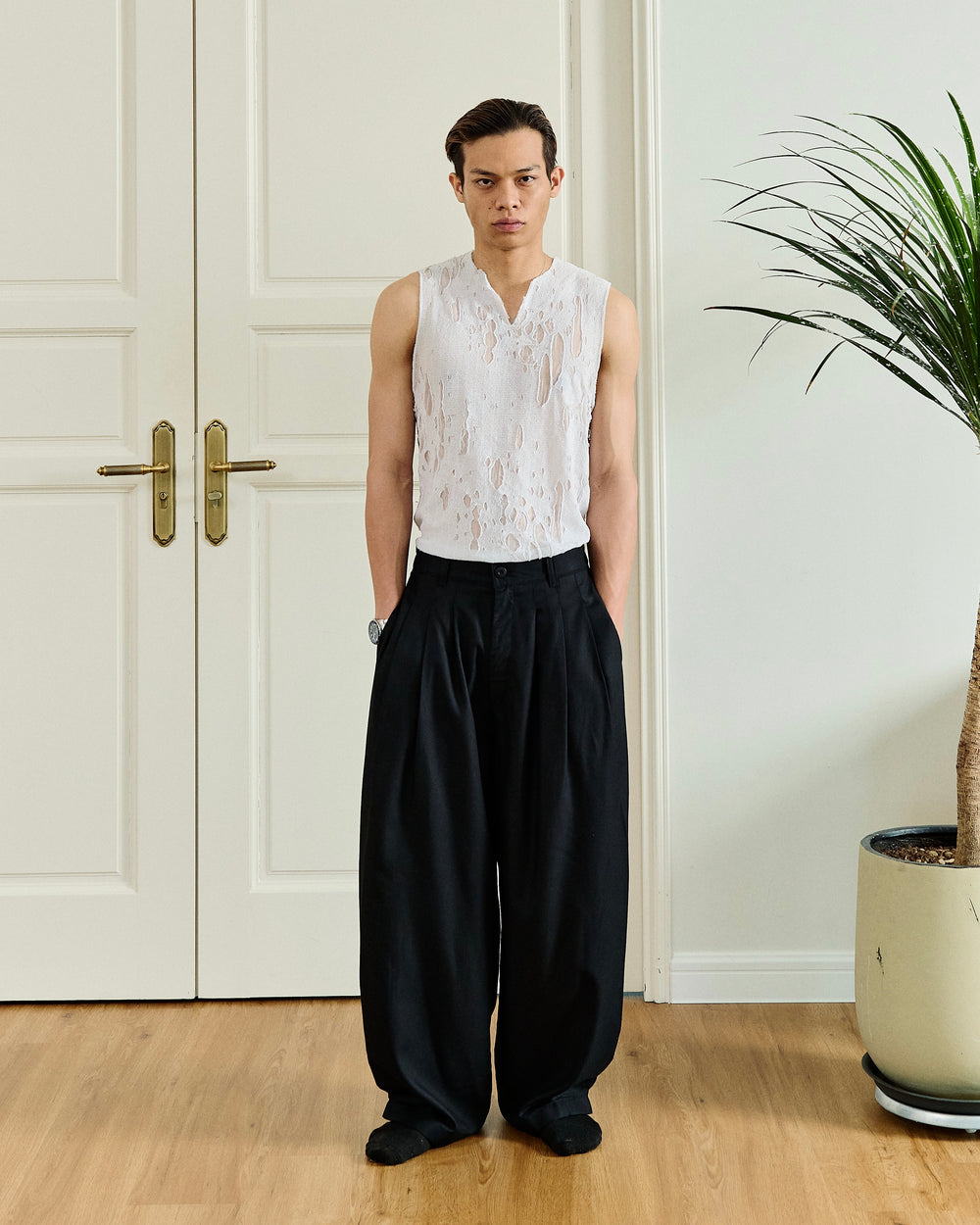 AQ Pleated Curved Pants (Black)