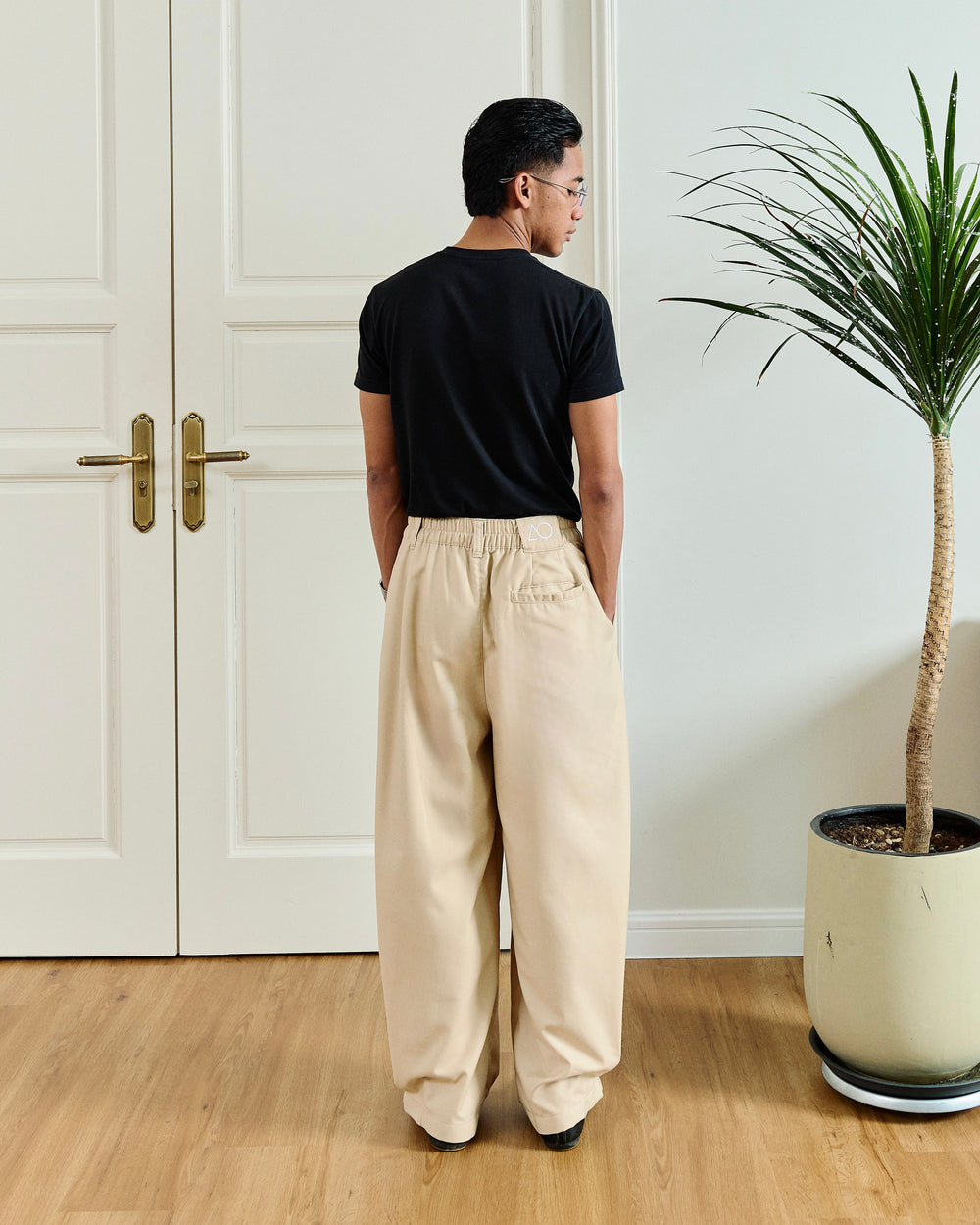 AQ Pleated Curved Pants (Cream)