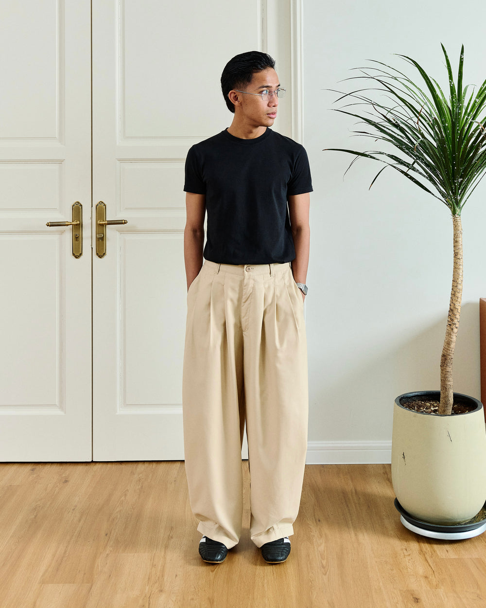AQ Pleated Curved Pants (Cream)